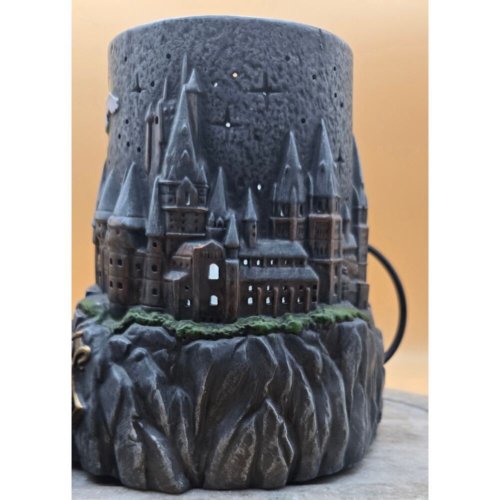 Harry Potter Hogwarts Castle Scentsy Wax Warmer - Picture 5 of 11